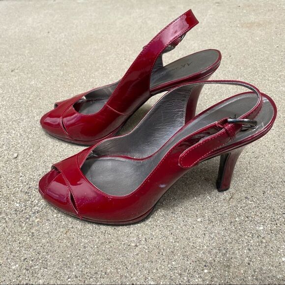 🍄 AK Anne Klein Red Strappy Open Toe Pumps - Picture 4 of 10